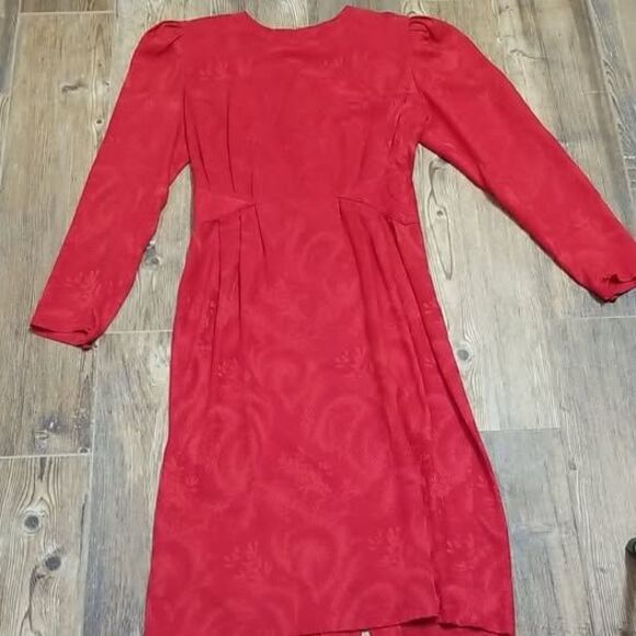 Red Dress 100 percent Silk - Picture 2 of 13